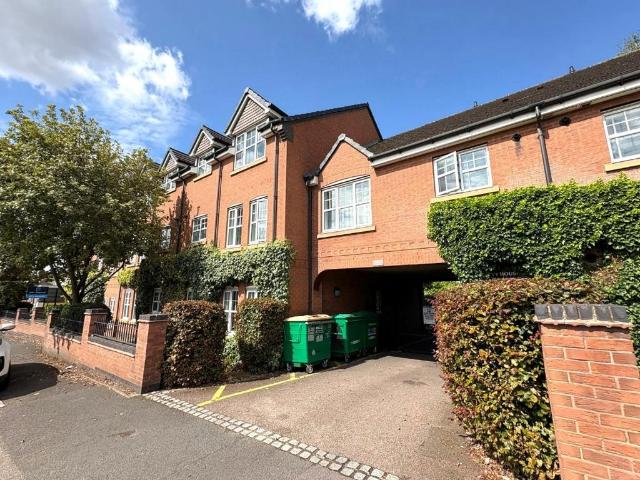 Lichfield Road, Walsall Wood. 2 bed flat to rent £875 pcm £202 pw