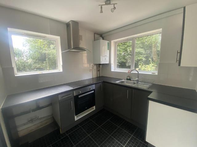 Lichfield Road, WALSALL, WS4 2 bed apartment to rent £925 pcm £213 pw