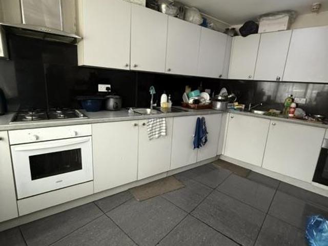 Lichfield Road, Hounslow TW4 1 bed bedsit to rent £850 pcm £196 pw