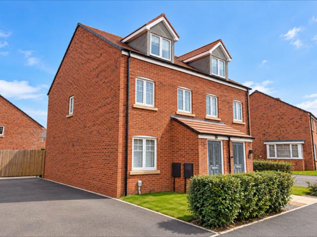 Lichfield WS14 3 bed semi detached house to rent £1,500 pcm £346 pw