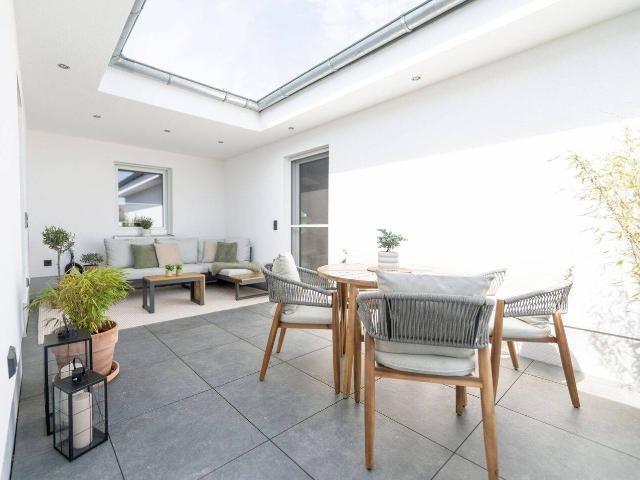 Licht. Raum. Lebensqualität. Hochwertige Dachgeschosswohnung mit Dachterrasse