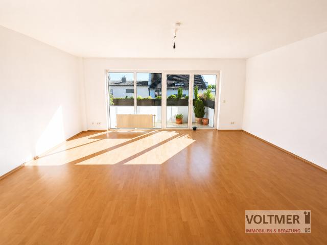 LICHTOASE lichtdurchflutete 4 Zimmer Wohnung mit Balkon, Stellplatz und Einbauküche in Kohlhof!