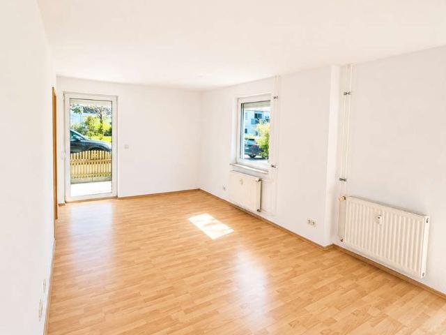 Lichtdurchflutet & ruhig: 2 Zimmer DG Wohnung mit Charakter