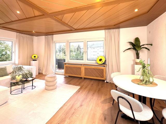 Lichtdurchflutet und hell – provisionsfreie Wohnung mit Garage zum sofortigen Einzug