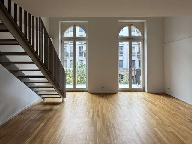 Lichtdurchflutete 4 Raum Wohnung mit Einbauküche und Balkon
