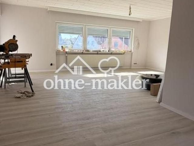 Lichtdurchflutete 4 Zimmer Wohnung mit 126,5 m², Balkon in einem ruhigen 2 Parteienhaus