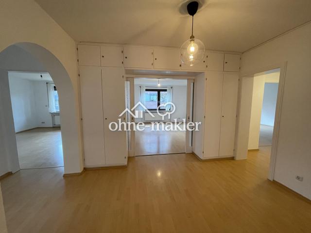 Lichtdurchflutete 4 Zimmer Wohnung mit Skyline Blick im Herzen Frankfurts