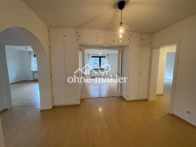 Lichtdurchflutete 4 Zimmer Wohnung mit Skyline Blick im Herzen Frankfurts