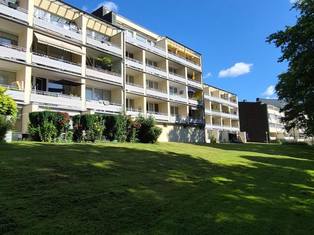 Lichtdurchflutete 4 Zimmer Wohnung auf 3 Ebenen mit 2 Balkonen und Einbauküche!