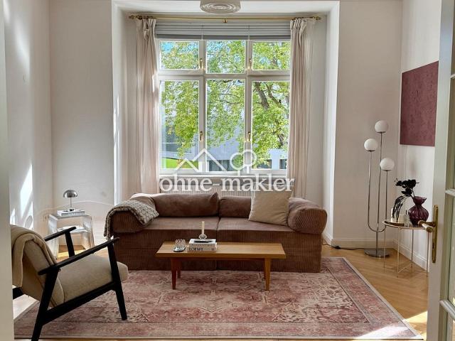 Anfragestopp: Lichtdurchflutete 4 Zimmer Altbauwohnung mit Balkon & Garten