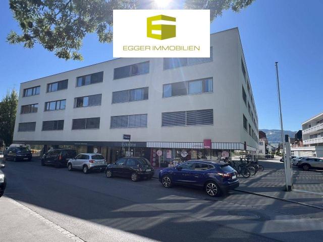 LICHTDURCHFLUTETE 4 ZIMMER DACHGESCHOSSWOHNUNG DIREKT IM ZENTRUM!