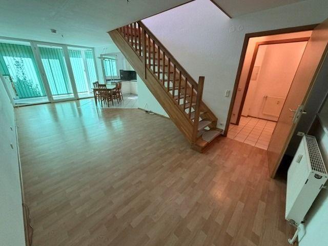 Lichtdurchflutete 4 Zimmer Maisonette Wohnung mit Mietergarten!
