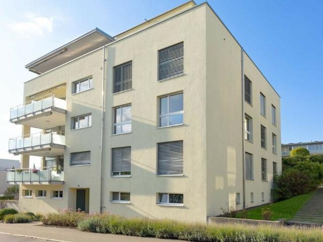 Lichtdurchflutete 4.5 Zi. Wohnung mit Säntisblick