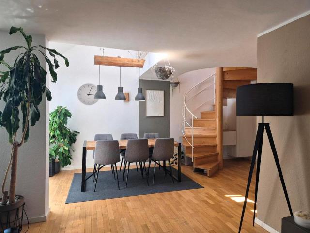Lichtdurchflutete 4,5 Zimmer Maisonette in LB Poppenweiler