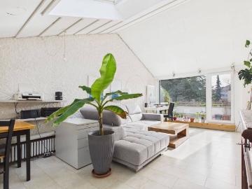 Lichtdurchflutete 4,5 Zimmer Dachgeschosswohnung