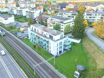Lichtdurchflutete 4.5 Zimmer Wohnung im 2. Obergeschoss ruhig & familienfreundlich