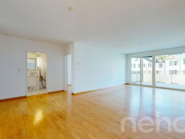 Lichtdurchflutete 4.5 Zimmer Wohnung in Horgen