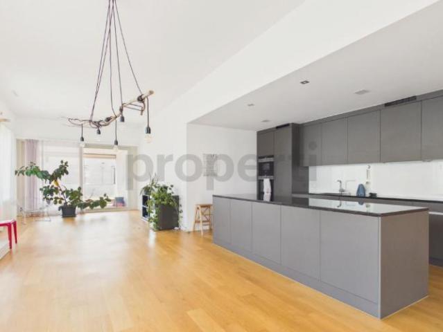 Lichtdurchflutete 4.5 Zimmer Wohnung mit aussergewöhnlichem Raumgefühl