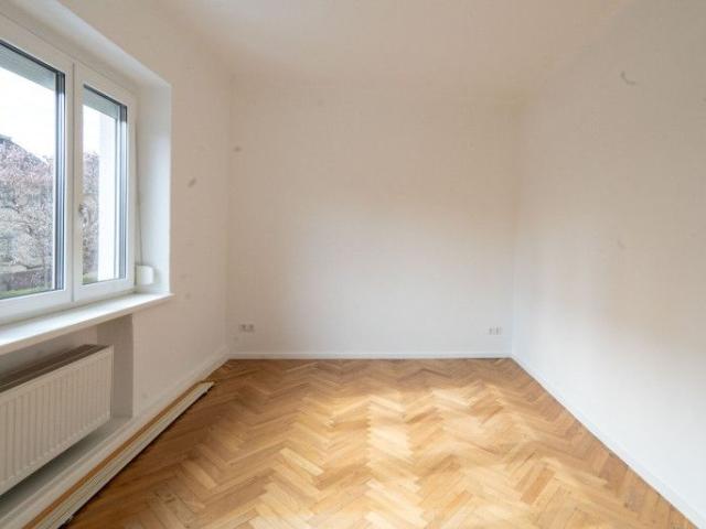 Lichtdurchflutete 5 Zimmer Wohnung mit Terrasse und Garten in Linz zu mieten