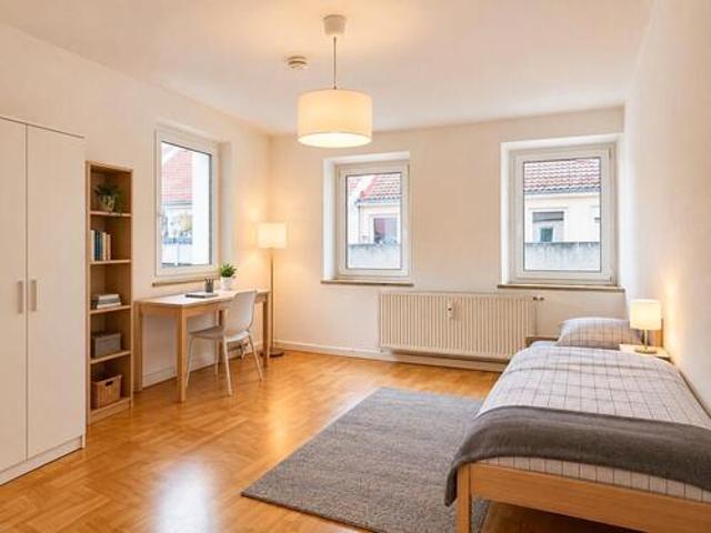 Lichtdurchflutete 5 Zimmer Wohnung direkt beim Wöhrder See