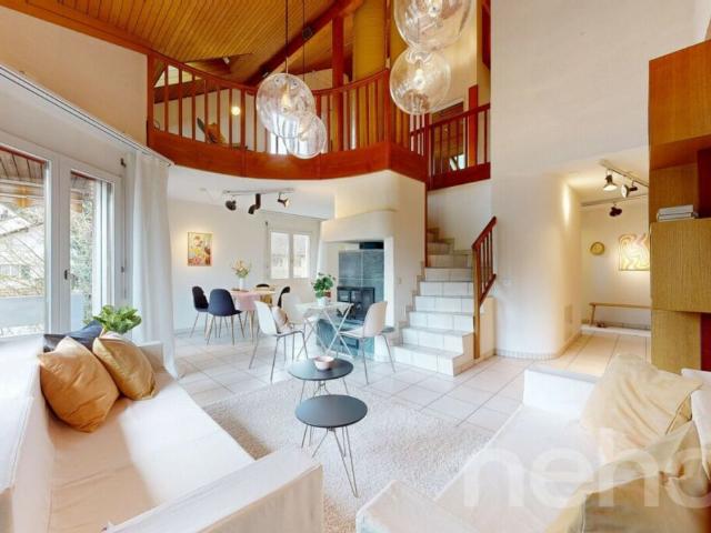 Lichtdurchflutete 5.5 Zimmer Dachmaisonette mit Galerie und Balkon