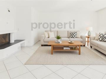 RESERVIERT Lichtdurchflutete 5.5 Zimmer Wohnung mit grosszügigem Balkon an ruhiger Lage in Würenlingen