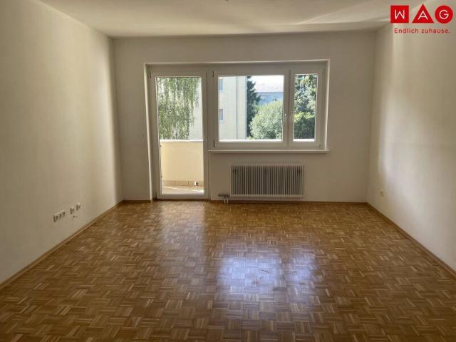 Lichtdurchflutete 77 m² Wohnung mit Balkon in ruhiger Lage !