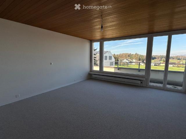 Lichtdurchflutete 7 Zimmer Attikawohnung mit grosser Terrasse und Panoramablick in Niederrohrdorf