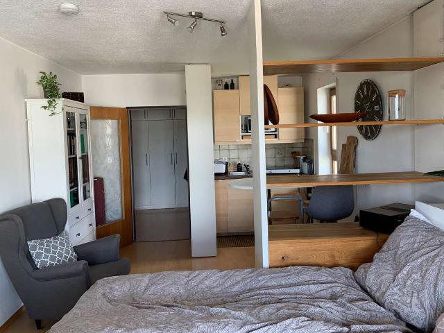 Lichtdurchflutete 1 Zimmer Wohnung mit EBK, Tageslichtbad, Balkon und Duplex Stellplatz