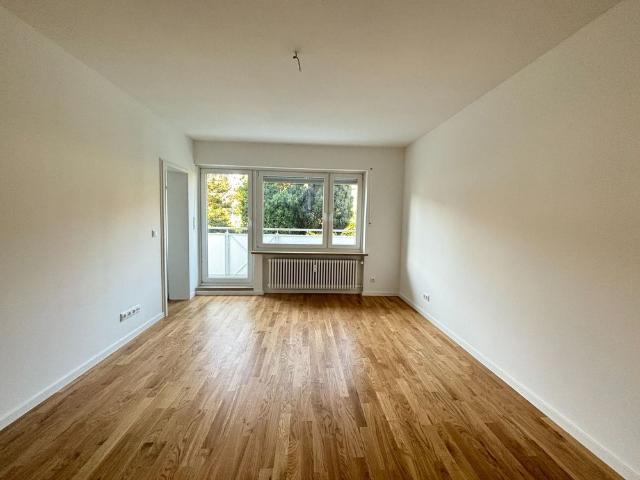 Lichtdurchflutete 1,5 Zimmer Wohnung mit Loggia – Augsburg/Kriegshaber