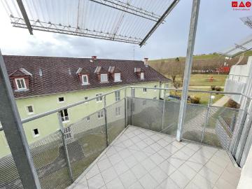 lichtdurchflutete 2 raum wohnung mit balkon!