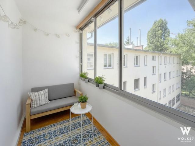 Lichtdurchflutete 2 Zimmer Wohnung mit verglaster Loggia – ruhiges Wohnen in Döblinger Toplage!