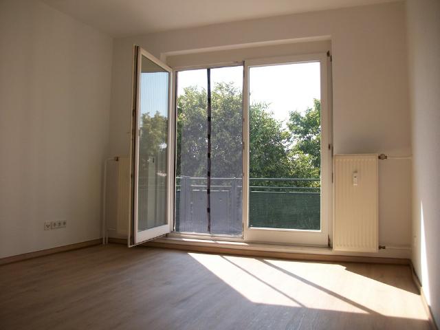 lichtdurchflutete 2 zimmer wohnung mit balkon und abstellraum