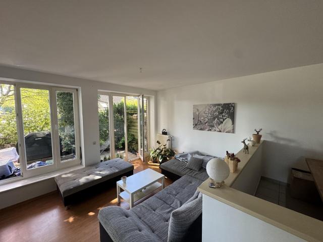 Lichtdurchflutete 2 Zimmer Wohnung mit eigener Terasse