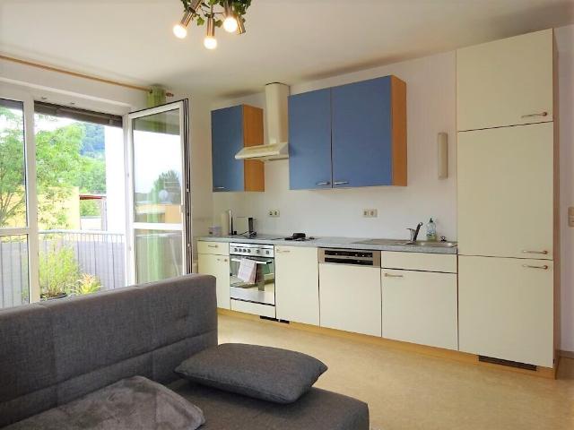 Lichtdurchflutete 2 Zimmer Wohnung mit großzügigem Balkon in ruhiger Lage – Provisionsfrei!