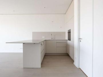 Lichtdurchflutete 2 Zimmer Wohnung mit luxuriösem Wohngefühl – hoch über Frankfurt