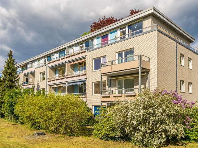 Lichtdurchflutete 2 Zimmer Wohnung zur Miete mit Balkon in Wedel Wentzel Dr