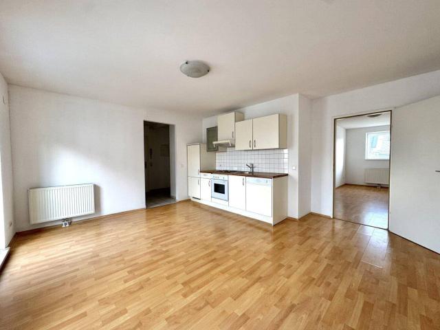 Lichtdurchflutete 2 Zimmer Dachgeschosswohnung mit perfekter Anbindung