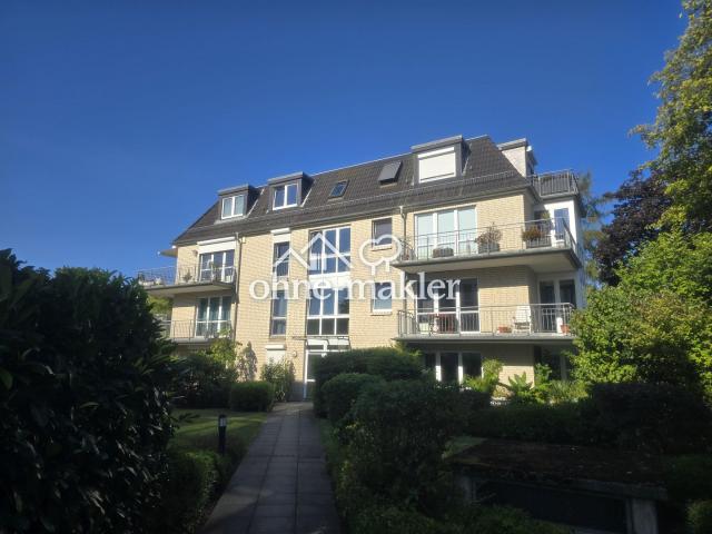 Lichtdurchflutete 2 Zimmer Etagenwohnung mit grossem Balkon und Tiefgaragenstellplatz