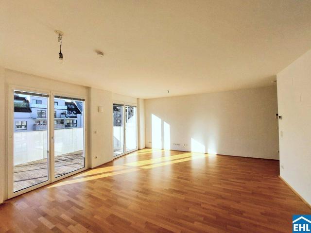 Lichtdurchflutete 2 Zimmerwohnung mit mehr als 35m² Freifläche bei U3 Kendlerstraße