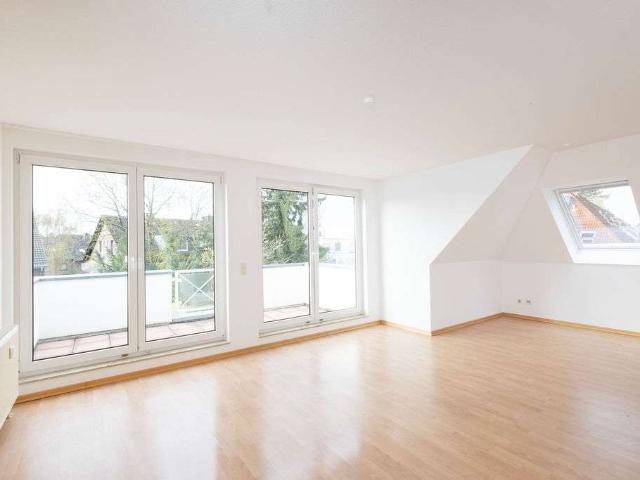Lichtdurchflutete 2,5 Zimmer Dachterrassenwohnung in Citylage mit Südterrasse und Tiefgarage