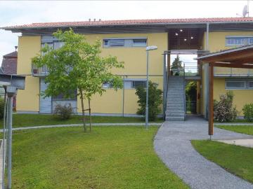 ARCHITEKTURMEISTERWERK Helle 3 Zimmer Wohnung mit 3 Balkonen und Carportparkplatz geförderte Miete ODER geförderte Miete mit Kaufoption 3 Zimmer