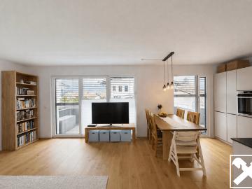 Lichtdurchflutete 3 Zimmer Wohnung mit Balkon