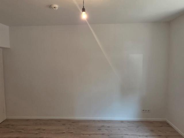 Lichtdurchflutete 3 Zimmer Wohnung mit Balkon im 2. Obergeschoss in Essen, Berliner Straße