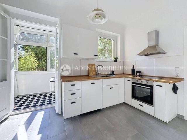 Lichtdurchflutete 3 Zimmer Wohnung mit Balkon im grünen Westend