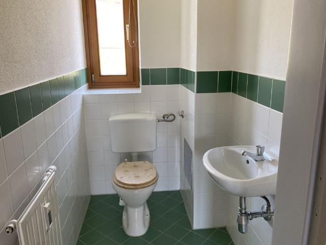Lichtdurchflutete 3 Zimmer Wohnung mit Balkon in ruhiger Lage
