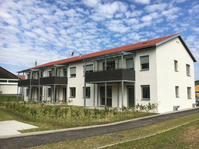 Lichtdurchflutete 3 Zimmer Wohnung mit Balkon und Carportparkplatz in ruhiger Lage geförderte Miete ODER geförderte Miete mit Kaufoption 3 Zimmer