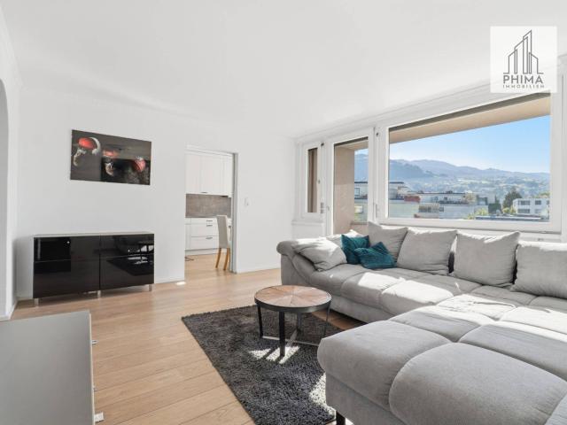 Lichtdurchflutete 3 Zimmer Wohnung mit Balkon und schöner Aussicht