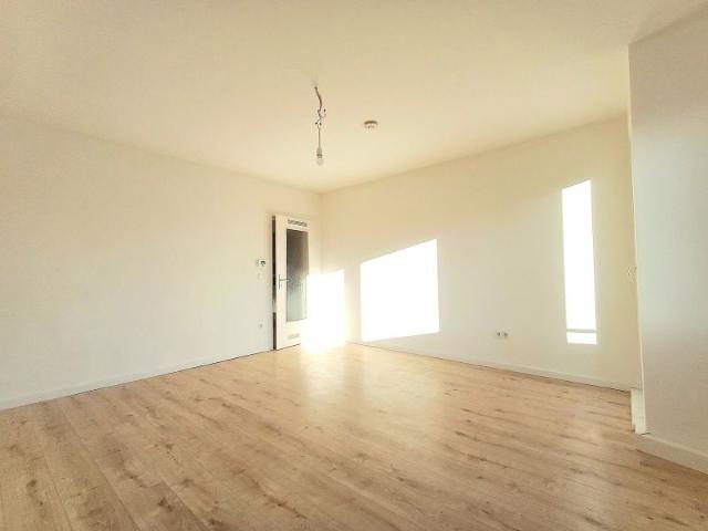 Lichtdurchflutete 3 Zimmer Wohnung mit Einbauküche!