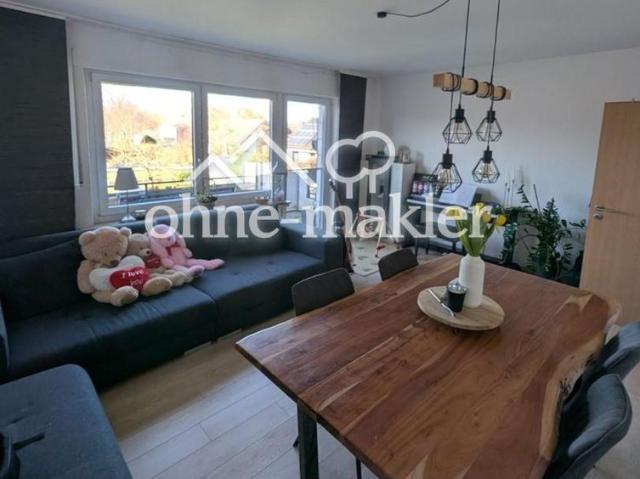 Lichtdurchflutete 3 Zimmer Wohnung mit eigenem Garten & Garage